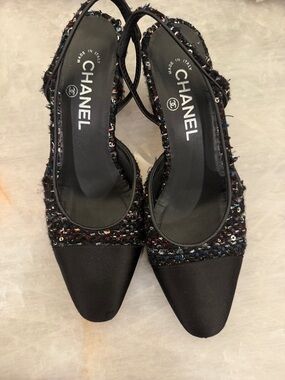 CHANEL Black Tweed Slingback Pumps with Multicolor Accents